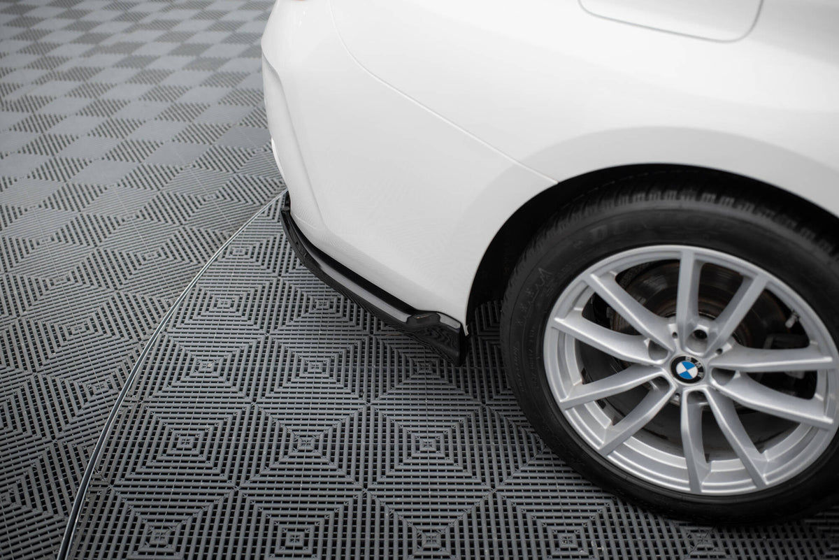 Bakre sidesplittere for BMW 3 G21 Touring Facelift, nærbilde av overflaten
