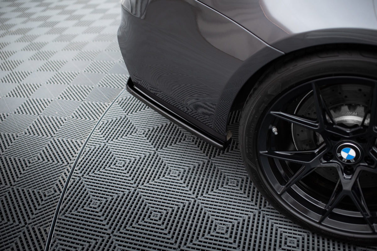 Nærbilde av sidesplitter bak i ABS-plast til BMW M3 F80