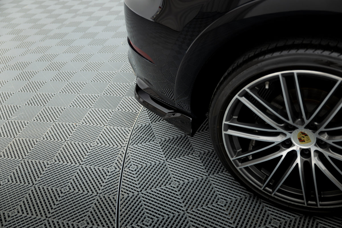 Bakre sideflaps til Porsche Cayenne Sport Design MK3 i sort ABS-plast, sett ovenfra
