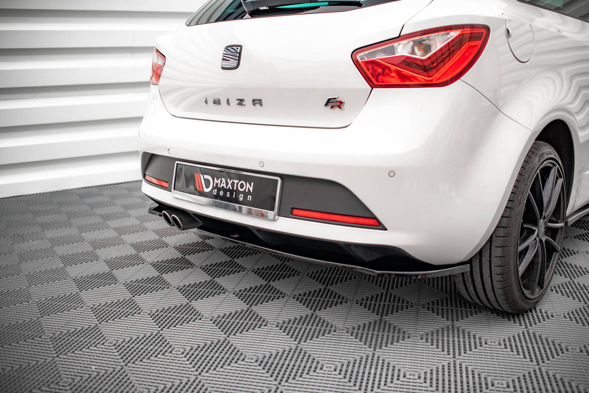 Venstre og høyre sideflaps bak til Seat Ibiza FR SC Facelift i nærbilde