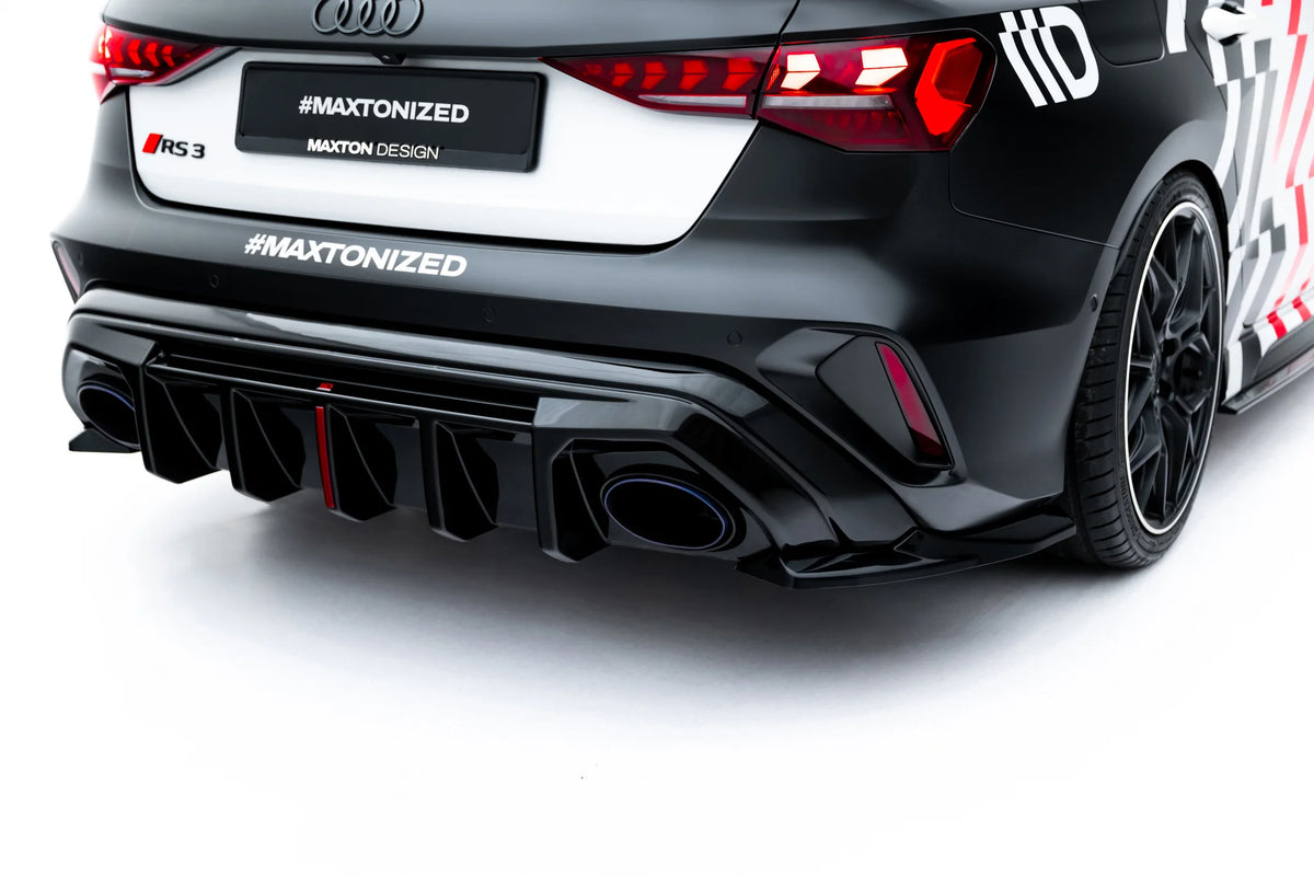 Detalj av ABS-sidesplitter bak fra Maxton Design til Audi RS3 8Y Facelift