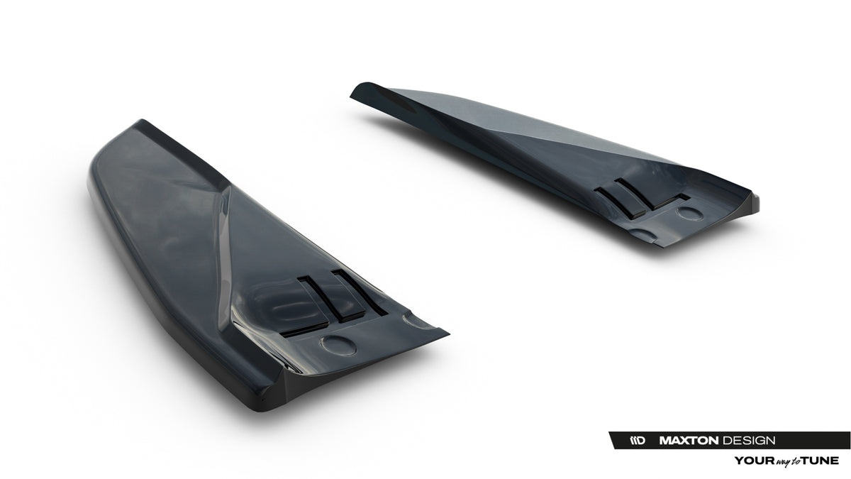 Detalj av bakre sidesplitter i blank sort ABS-plast, Tesla Model S Mk1