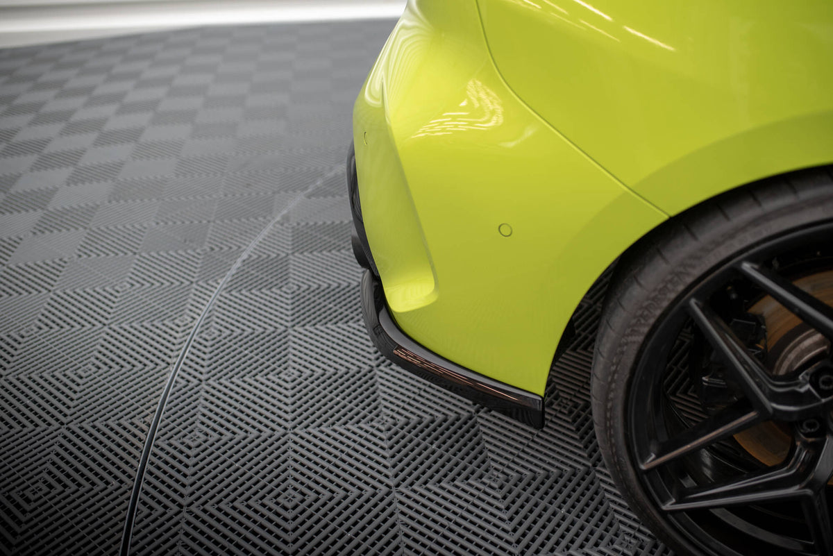 Nærbilde av M-Maxton sideflaps V.11 BMW F40 ABS-plast detalj