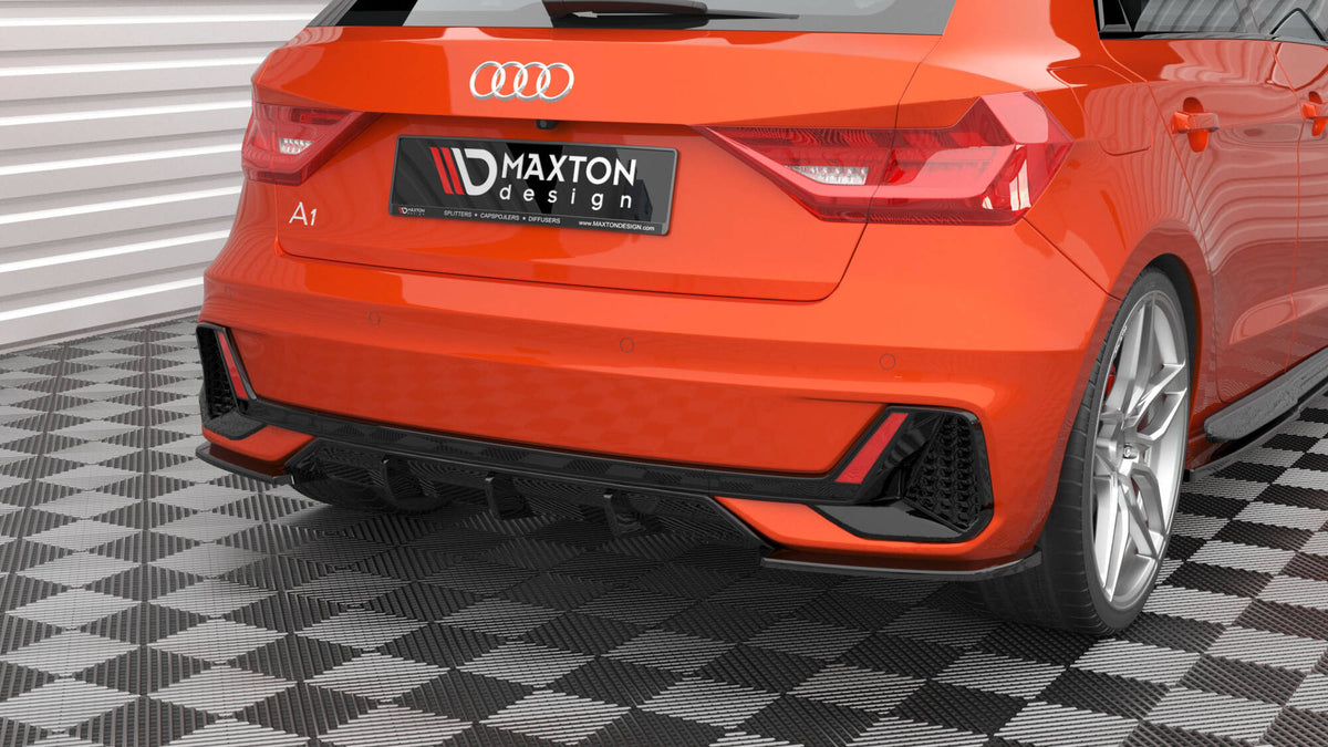 Sideflaps bak V.2 for Audi A1 S-Line GB i sort ABS-plast sett ovenfra