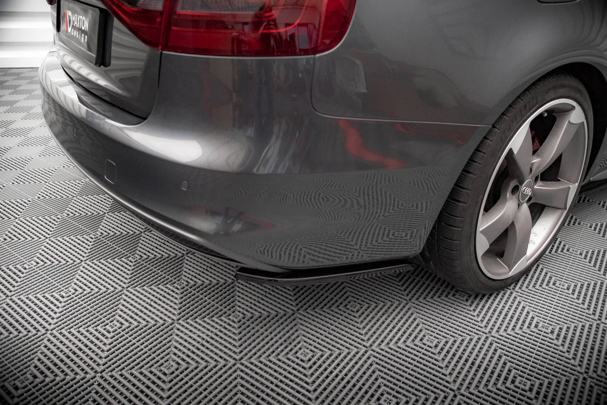 Sideflaps i sort ABS-plast for Audi A4 S-Line Avant B8, sett ovenfra