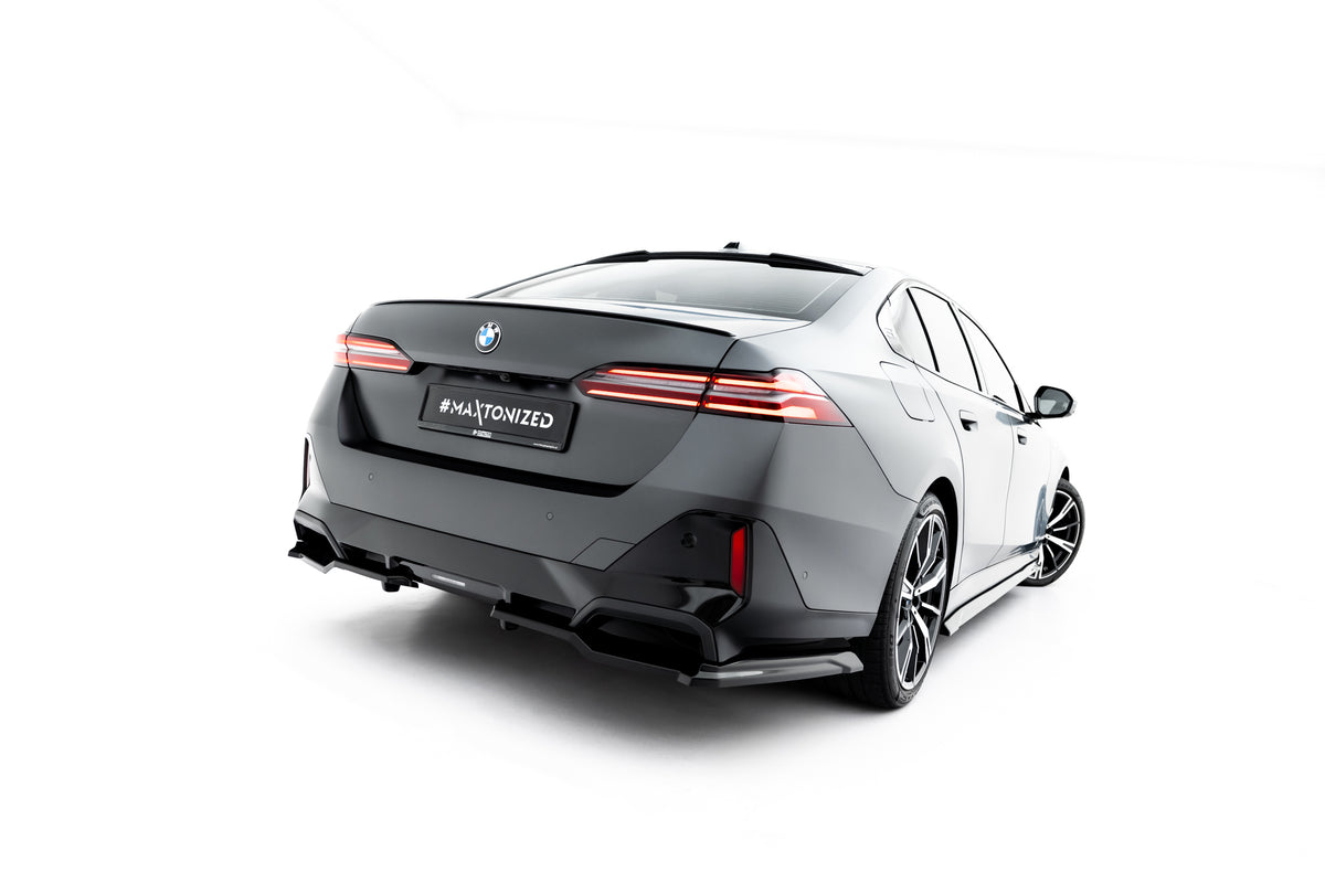 Sidesplittere bak til BMW i5 M-Pack Touring G61 sett fra siden