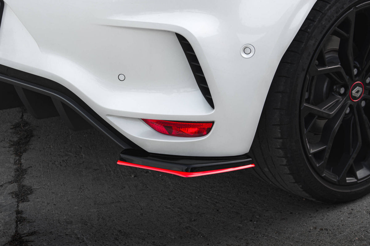 Sideflaps bak V.2 til Renault Megane RS MK4 vist ovenfra i strukturert sort finish
