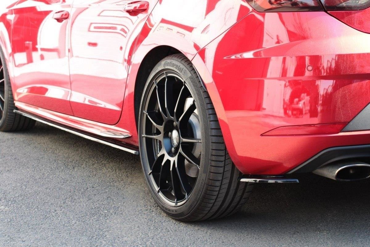 Sidesplitters Bak V.2 Seat Leon Mk3 Cupra Facelift sett fra siden