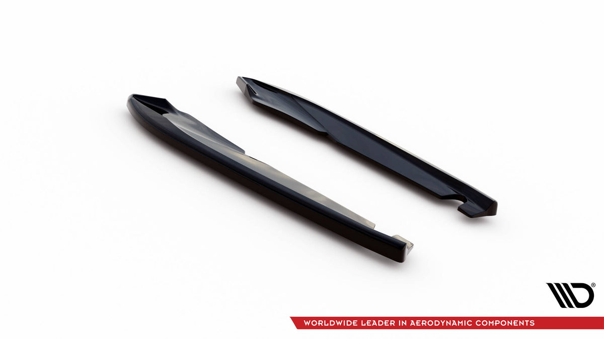 Sideflaps bak V.2 for Seat Leon Cupra Sportstourer Mk3 i skrå vinkel