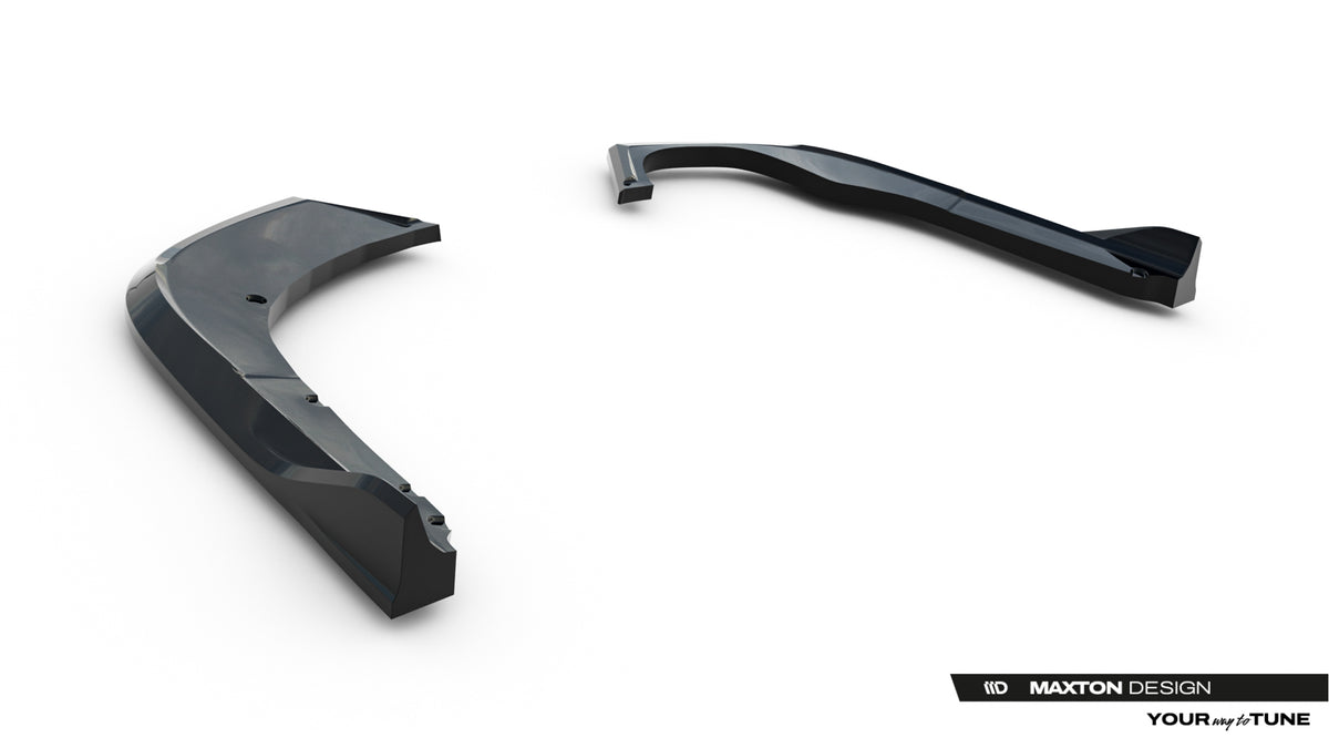 Detaljbilde av UV-bestandig blank sort overflate på sidesplitter til Skoda Superb Mk4