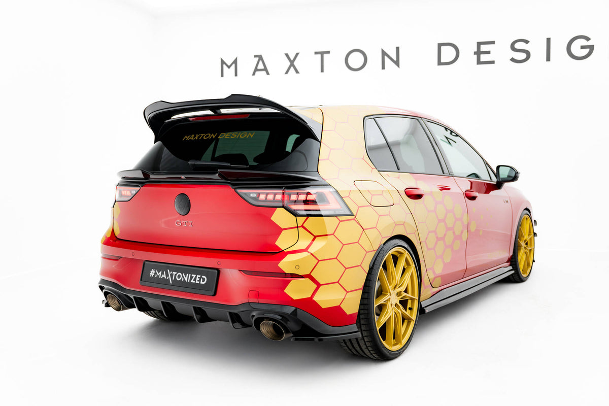 Sidesplittere bak montert på bakre støtfanger på Volkswagen Golf GTI Clubsport Mk8