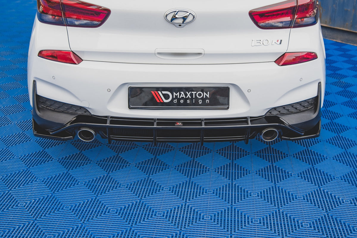 Venstre og høyre bakre sidesplitter for Hyundai i30 N MK3, produktbilde forfra
