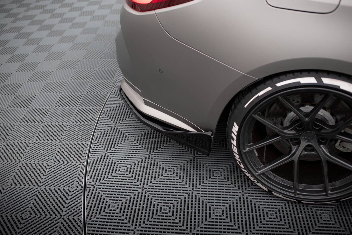 Sideflaps bak V.5 montert på BMW M4 G82 Facelift bakfanger