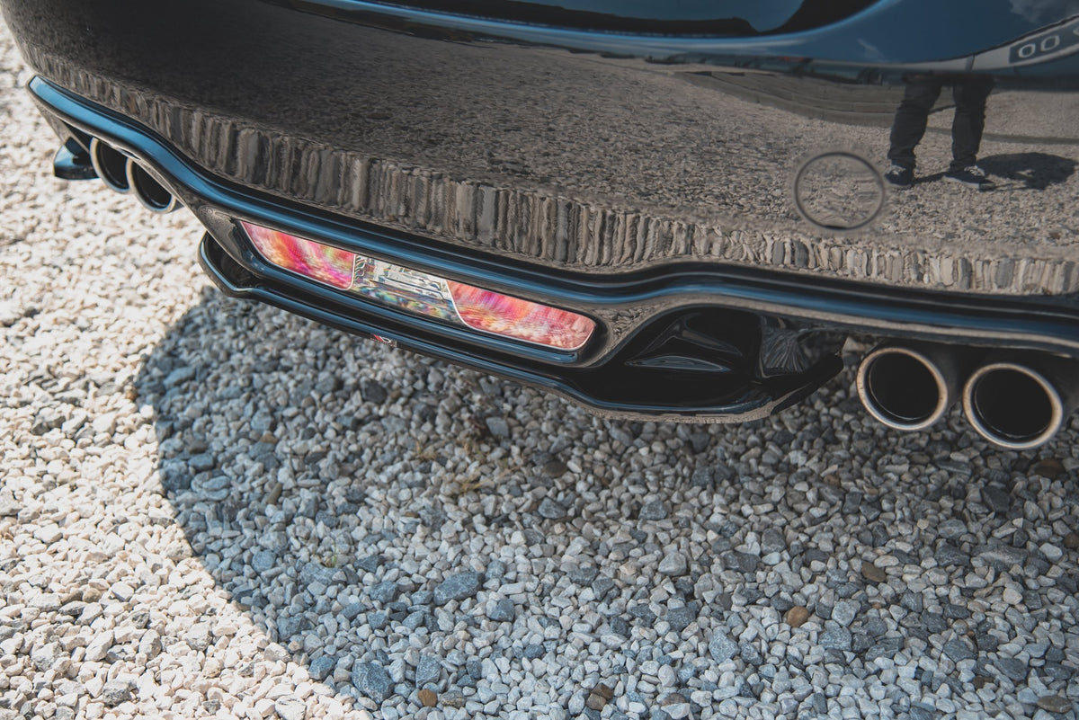Bakre diffuser for Abarth 124 Spider vist med festepunkter og underside