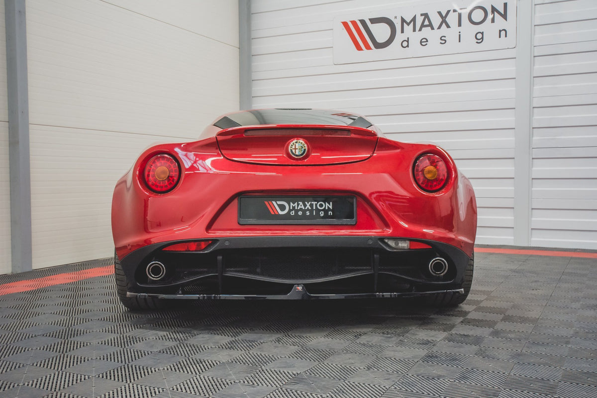 Maxton Design diffuser for Alfa Romeo 4C vist i nærbilde av overflaten
