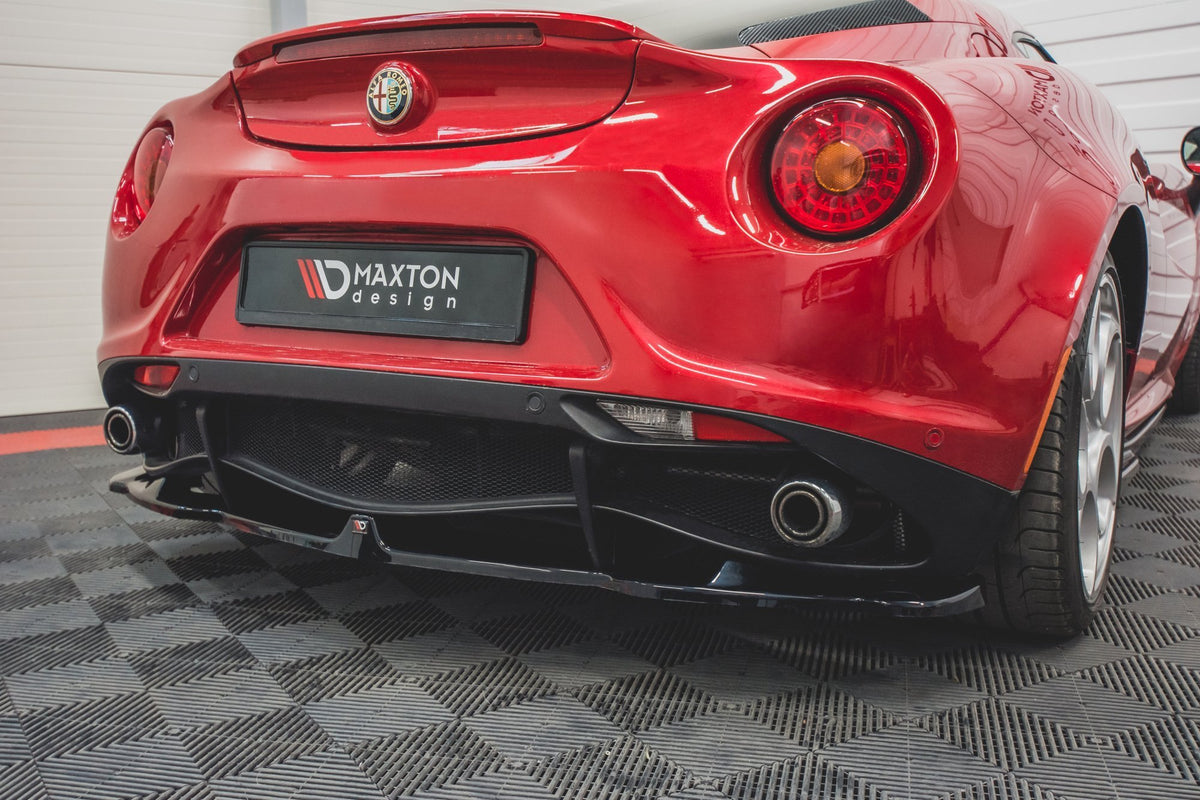 Diffuser montert under bakre støtfanger på Alfa Romeo 4C, skrå vinkel
