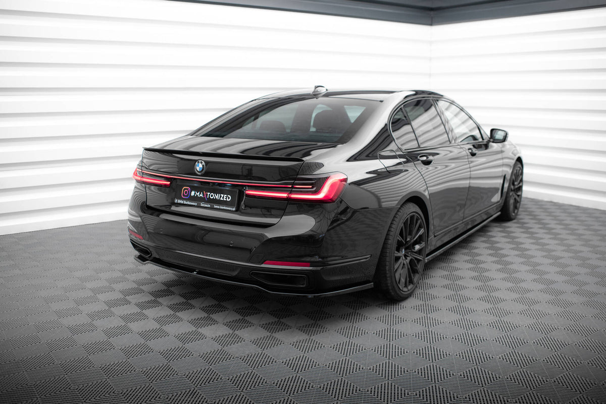 Diffuser BMW 7 G11/G12 Facelift montert på sort sedan