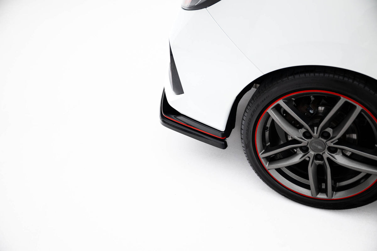 Honda Civic Sport MK 10 med diffuser montert, sett fra siden