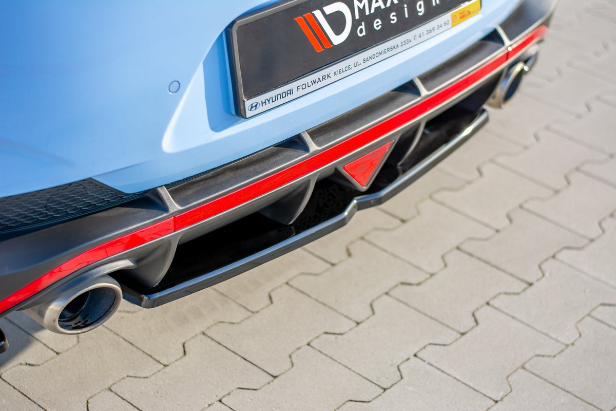 Maxton Design bakdiffuser for i30 N Fastback sett fra skrå vinkel