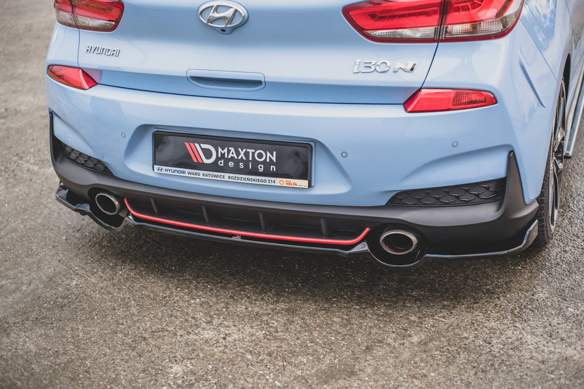 Bakre splitter fra Maxton Design til Hyundai i30 N i nærbilde