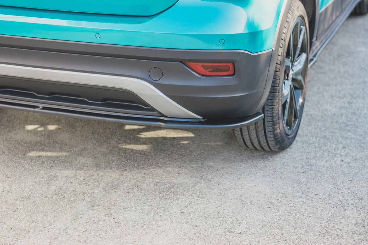 Diffuser for VW T-Cross i strukturert svart ABS-plast, nærbilde