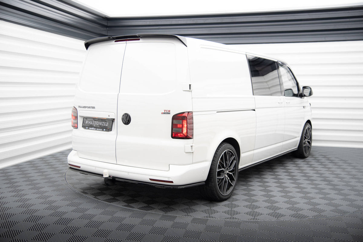 Bakre diffuser VW T6 Long Facelift sett underfra i sort ABS