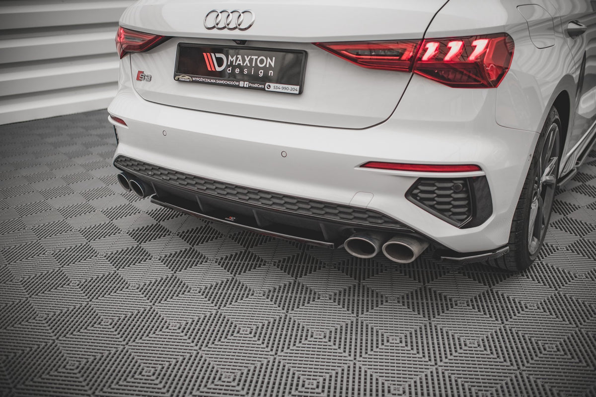Diffuser til Audi S3 Sportback 8Y 2020-2024 i sort finish for et sporty bakparti
