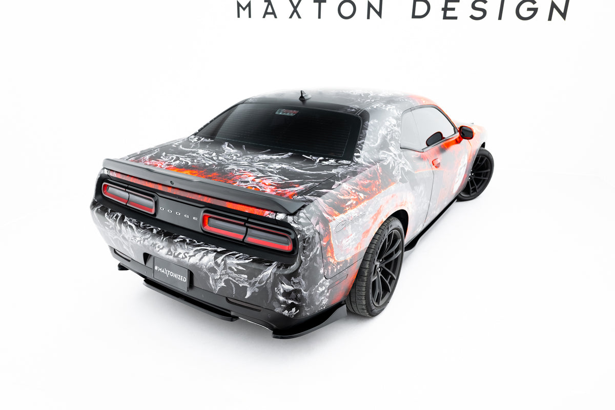 Nærbilde av baksplitter for Dodge Challenger GT Mk3 Facelift