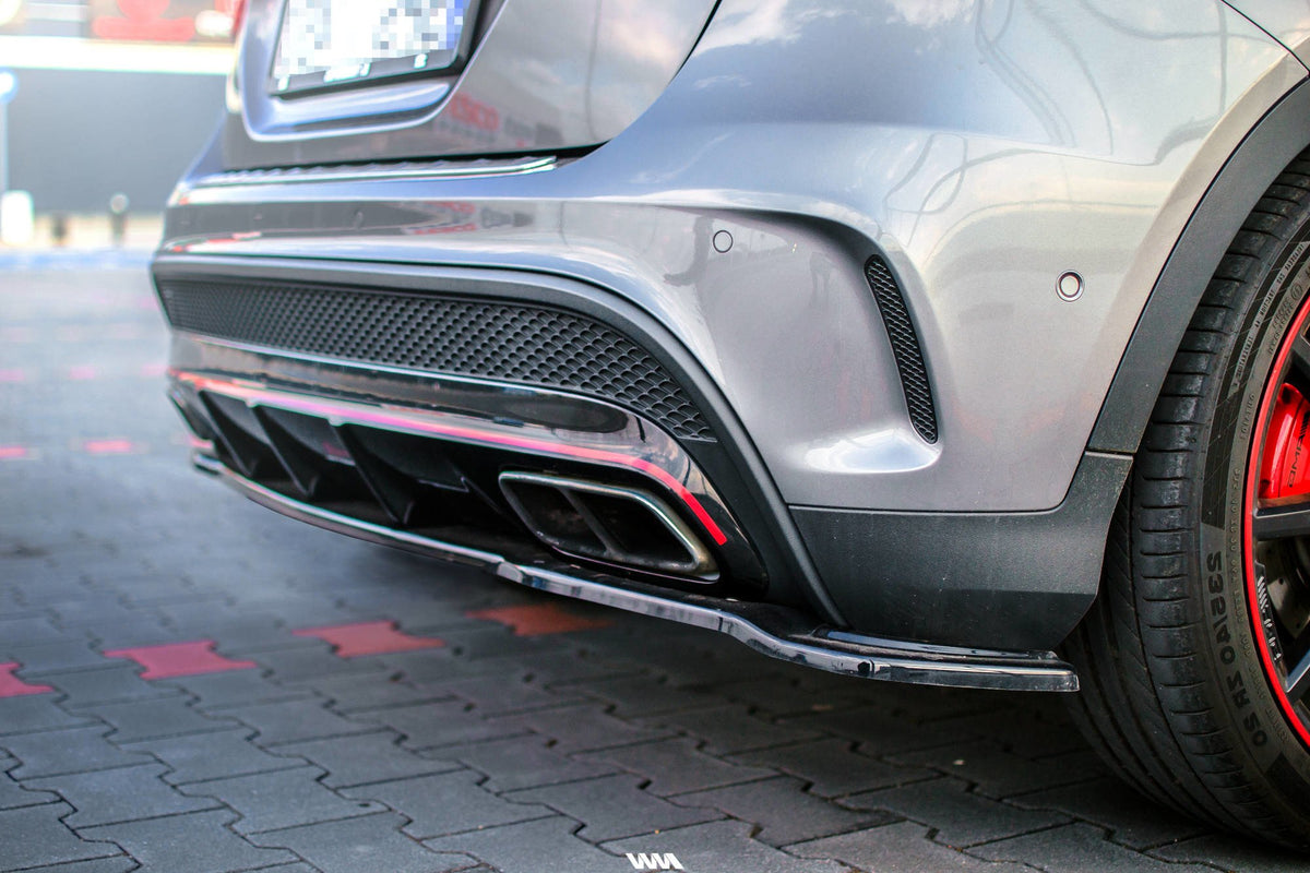 Sentersplitter Bak Mercedes GLA 45 AMG (X156) vist montert