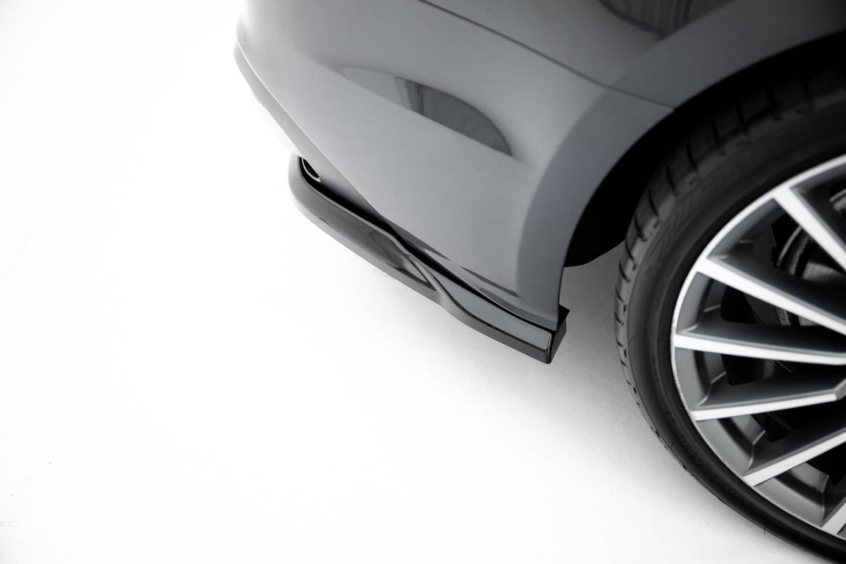 Diffuser til Audi A5 Coupe F5 Facelift vist ovenfra med vertikale stenger