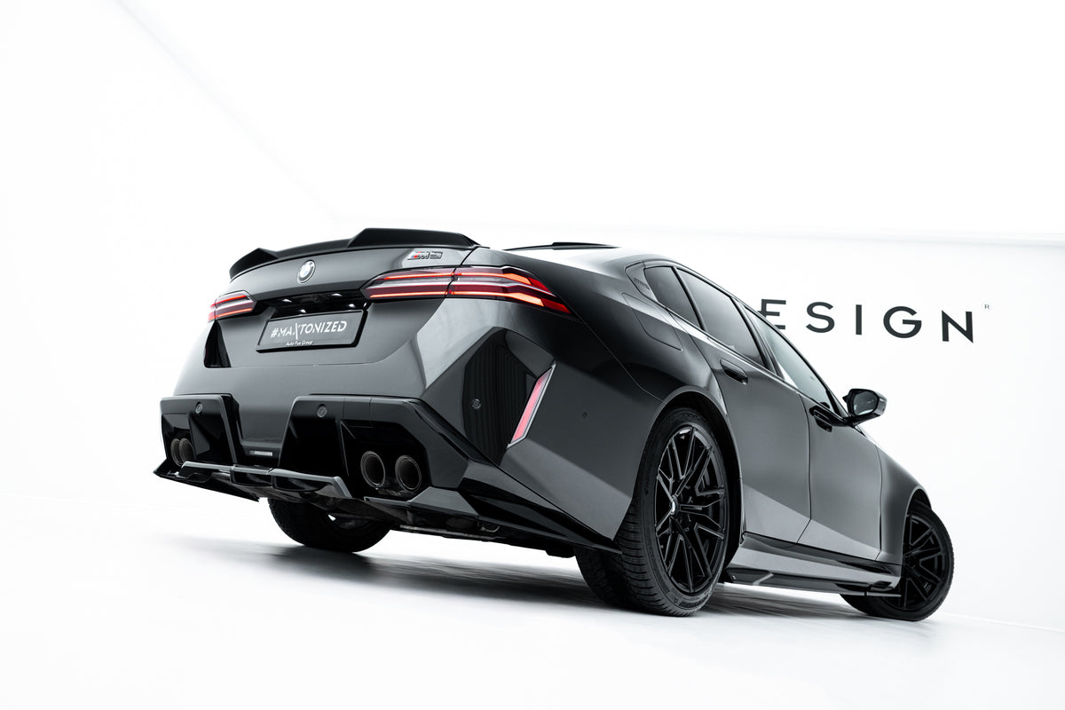 Diffuser BMW M5 G90 Touring – sideperspektiv, sort blank finish, Maxton Design aerodynamikk