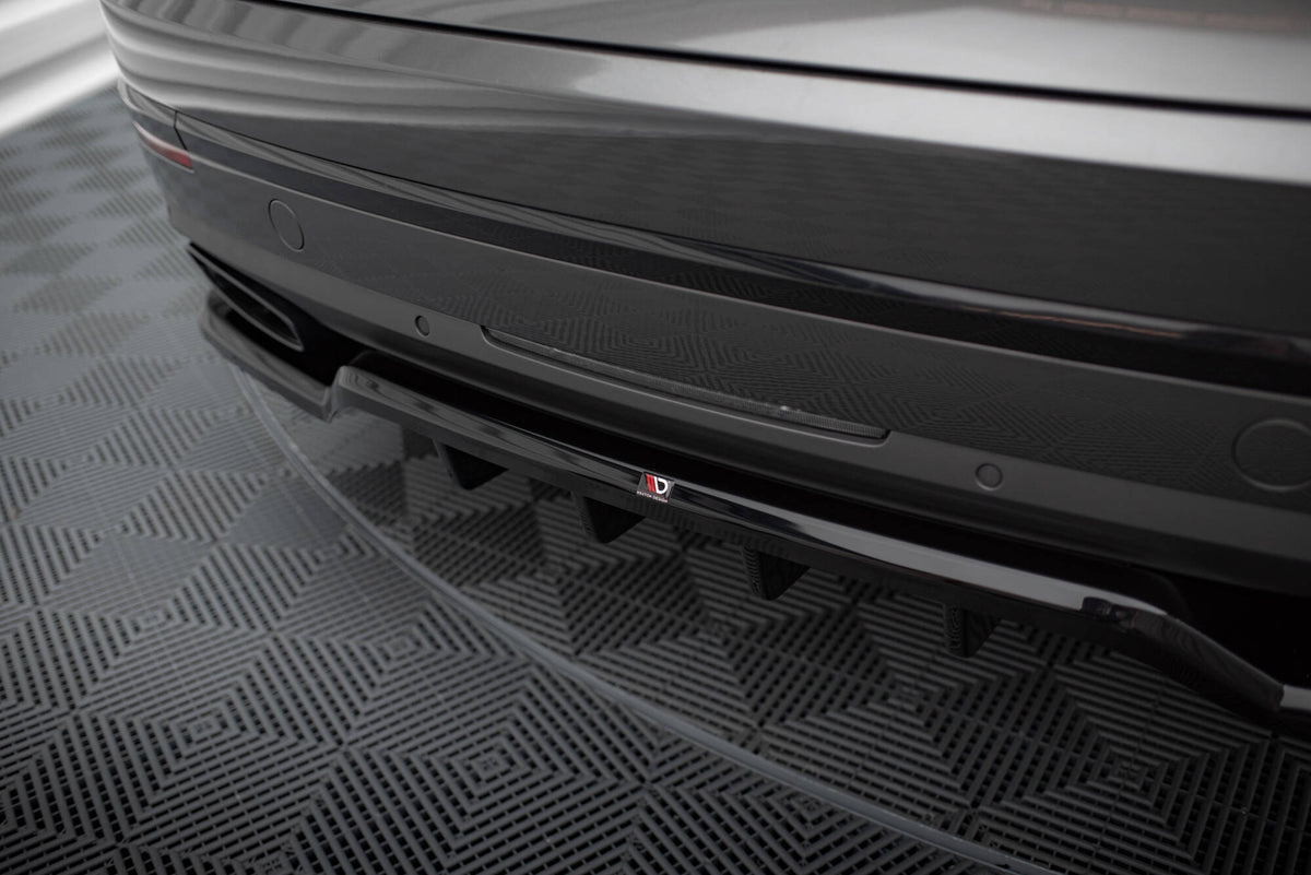 Bakdiffuser til Bentley Bentayga Mk1 vist ovenfra med strukturert svart overflate