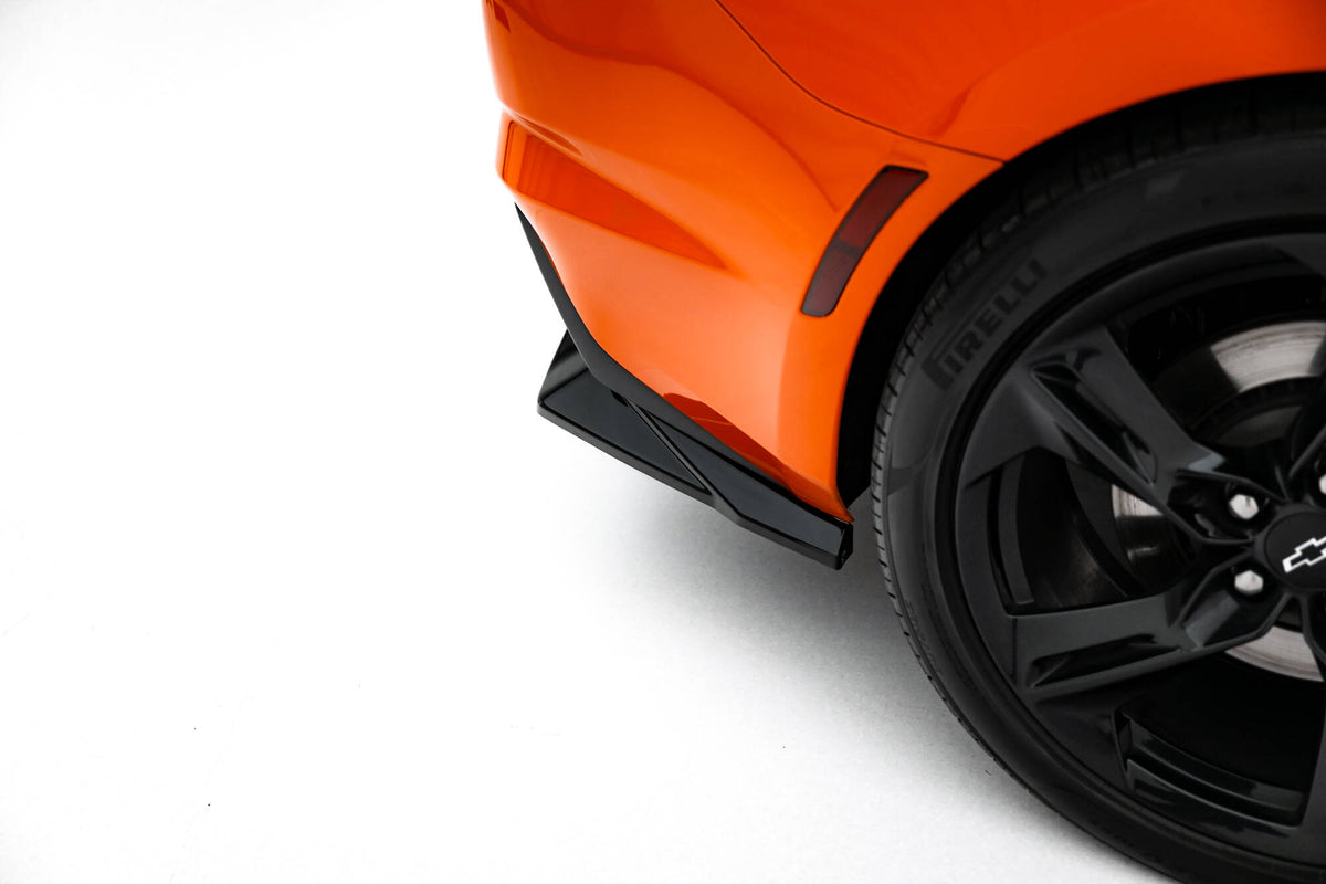 Maxton Design bakdiffuser til Camaro SS Mk6 Facelift vist fra skrå vinkel