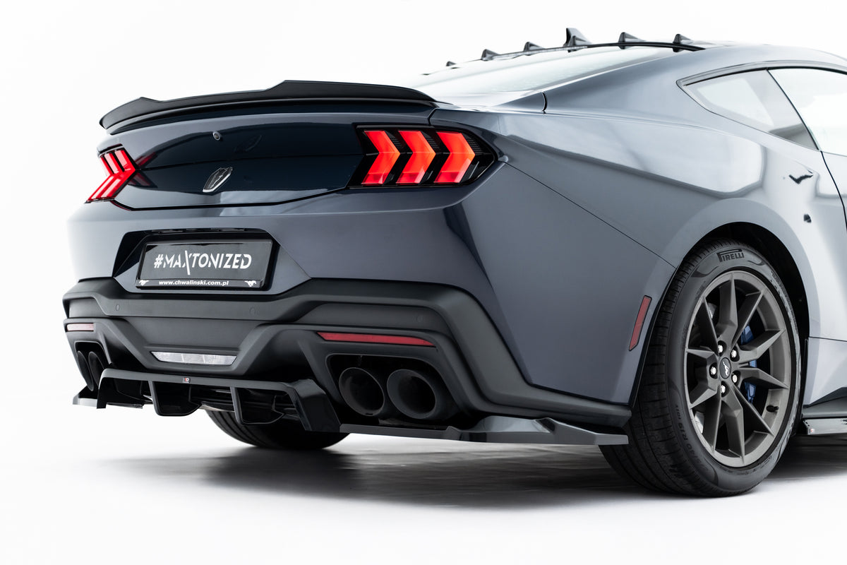 Diffuser i blank sort ABS til Ford Mustang Dark Horse Mk7 sett bakfra