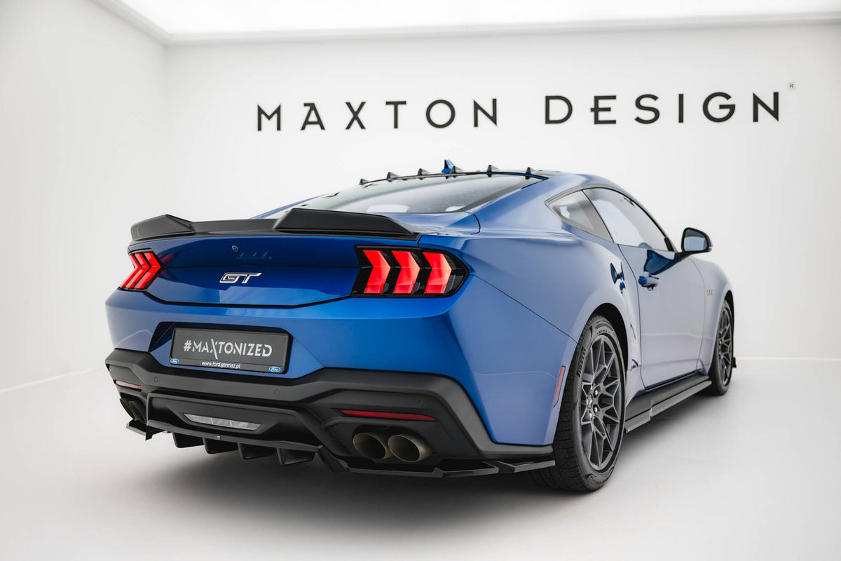 Bakre diffuser Ford Mustang GT MK7 sett undenfra med vertikale stenger