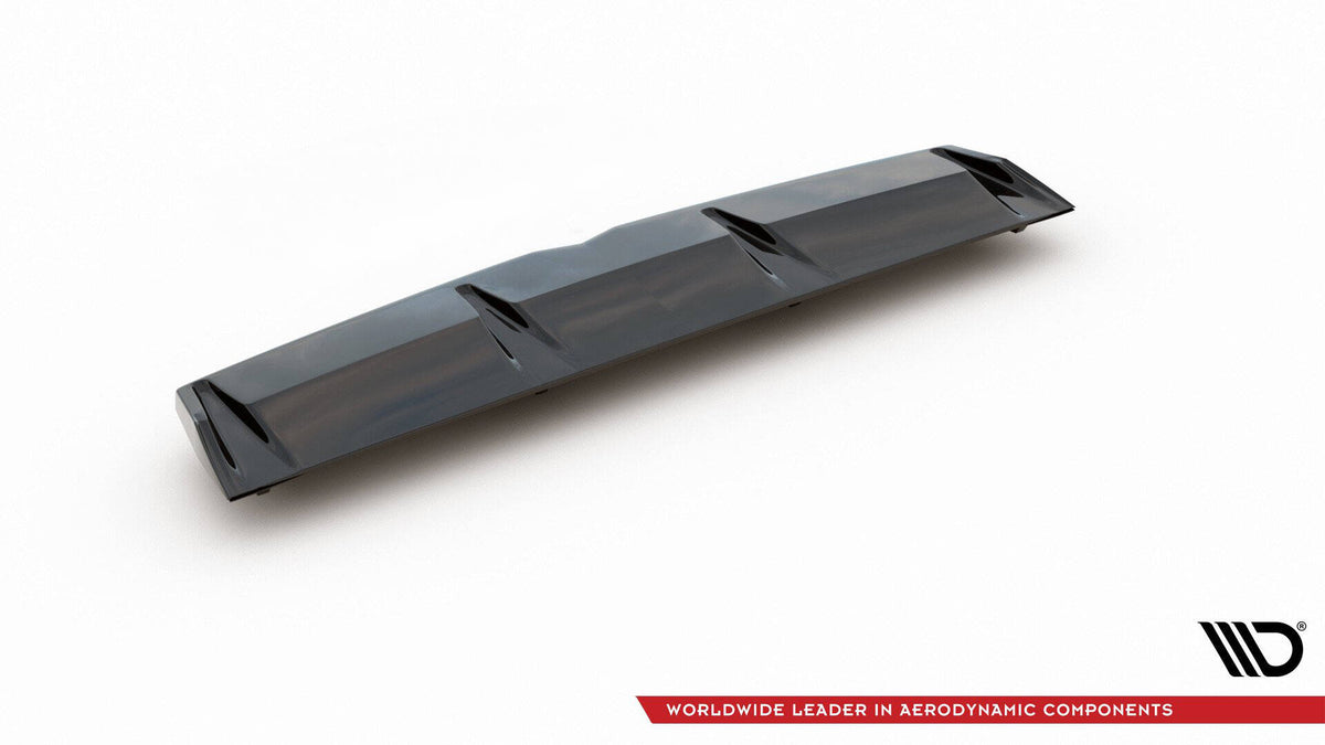 Bakre splitter med stenger til Hyundai i30 N Fastback sett fra under bilen