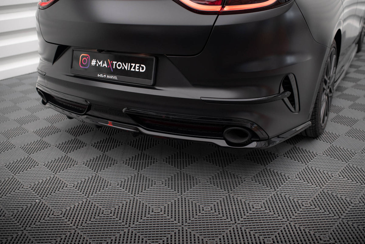 Diffuser med vertikale stenger for Kia Proceed GT MK1 Facelift, sett bakfra