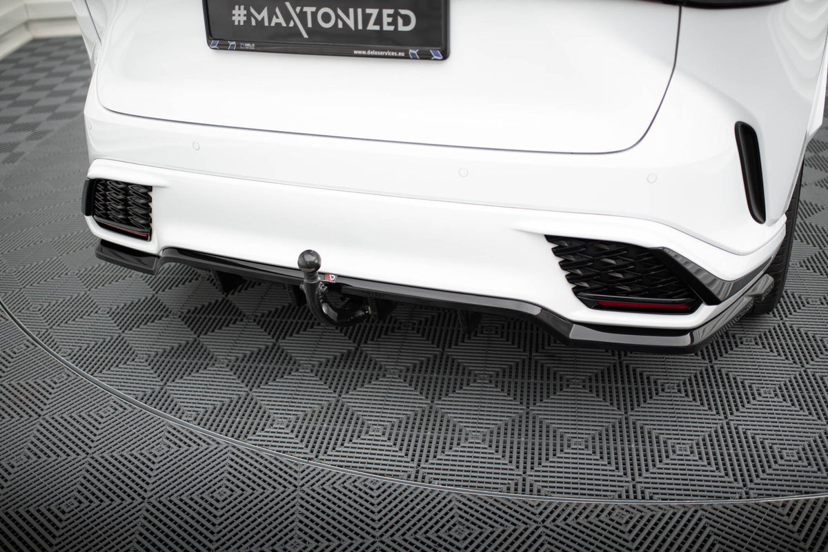 Diffuser med vertikale stenger til Lexus RX F-Sport Mk5, sett bakfra