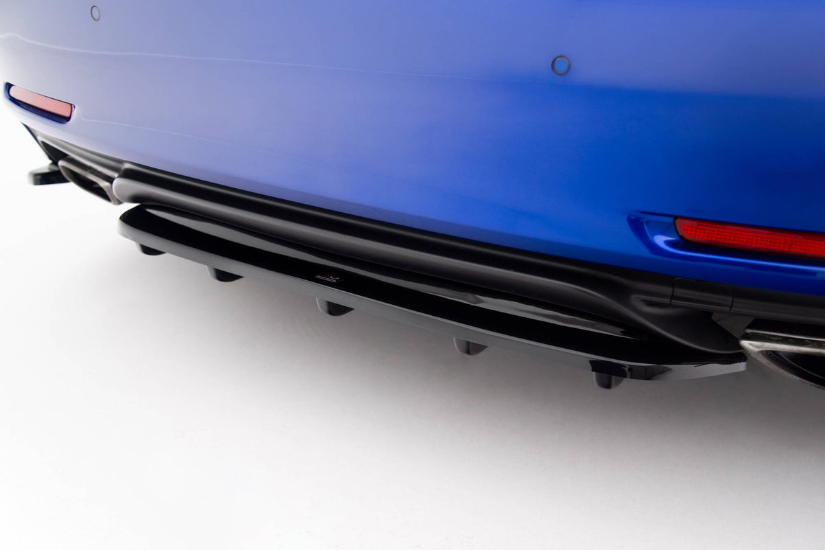 Diffuser Lexus RC i strukturert svart finish, sett ovenfra
