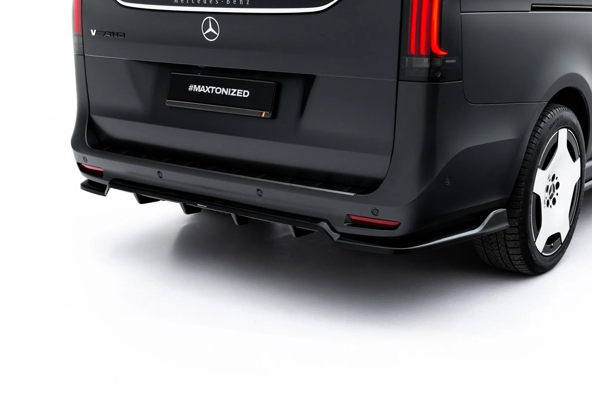 Nærbilde av vertikale ribber på baksplitter til Mercedes V-klasse W447 Facelift 2
