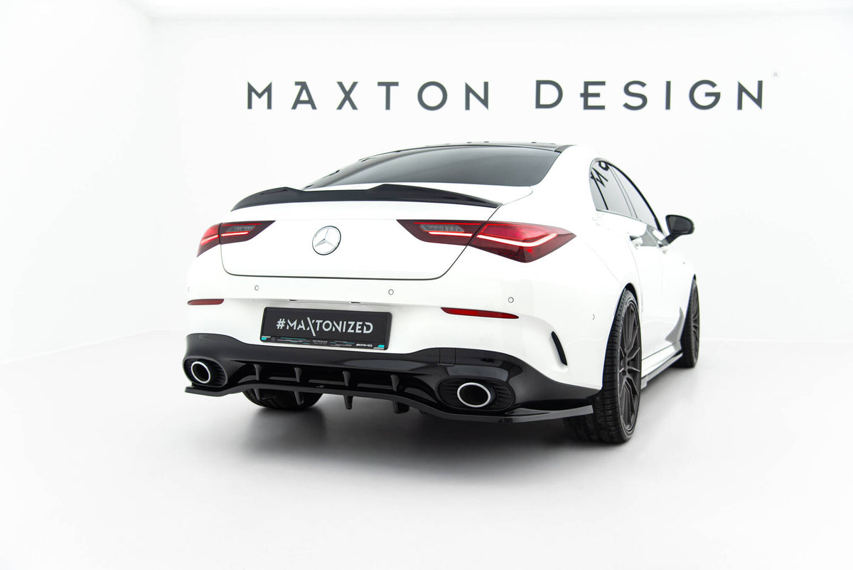 Bakre splitter montert på Mercedes CLA 45 Shooting Brake X118 Facelift, skrå vinkel