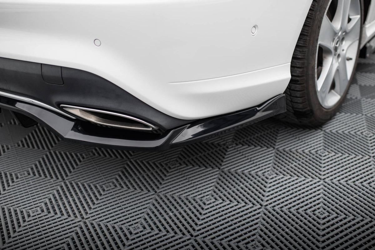 Maxton Design diffuser for Mercedes CLA Facelift i nærbilde av overflaten