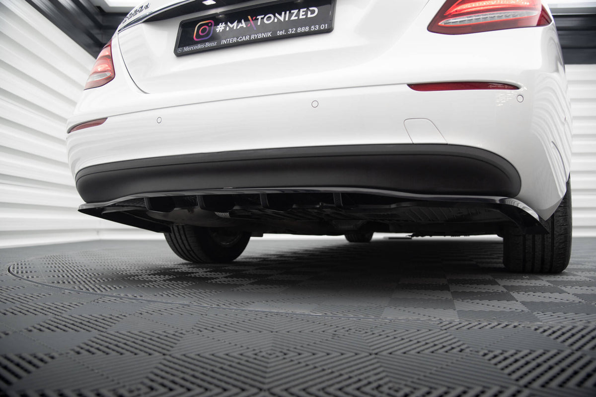 Diffuser Mercedes W213, sort finish nærbilde av produktet