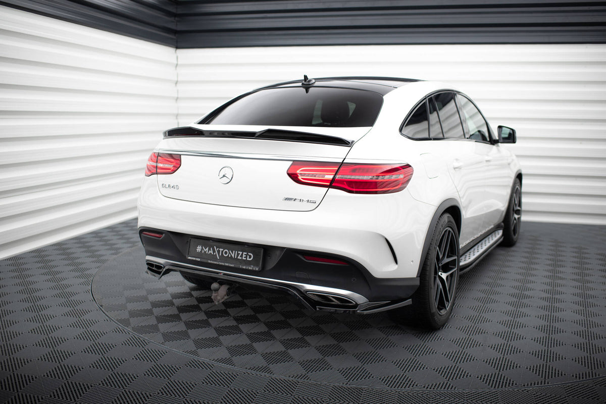Diffuser Mercedes GLE 43 Coupe C292 med vertikale stenger sett bakfra