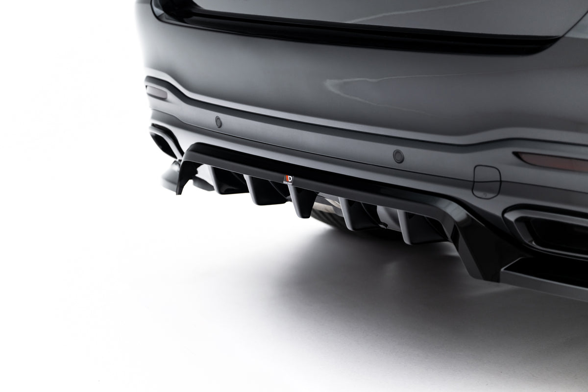 Detaljbilde av kantene på glossy diffuser tilpasset Mercedes GLS X167 Facelift