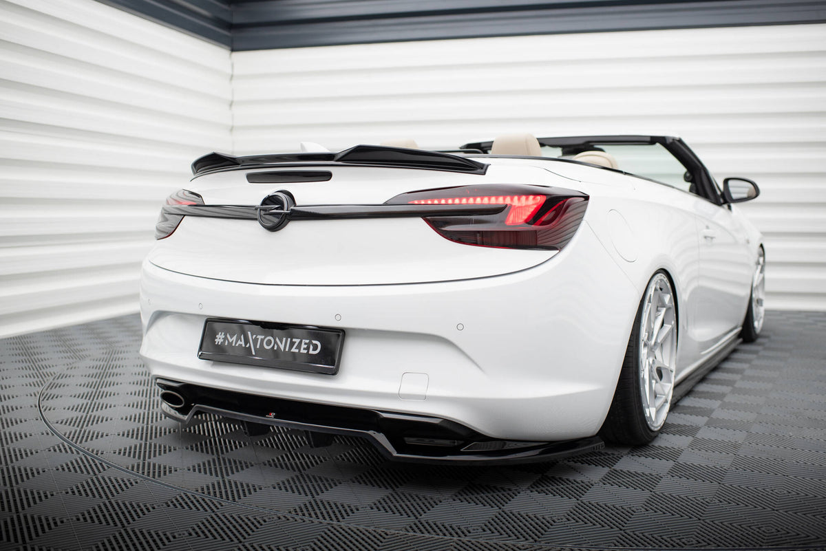 Bakre diffuser med vertikale stenger til Opel Cascada, sett bakfra