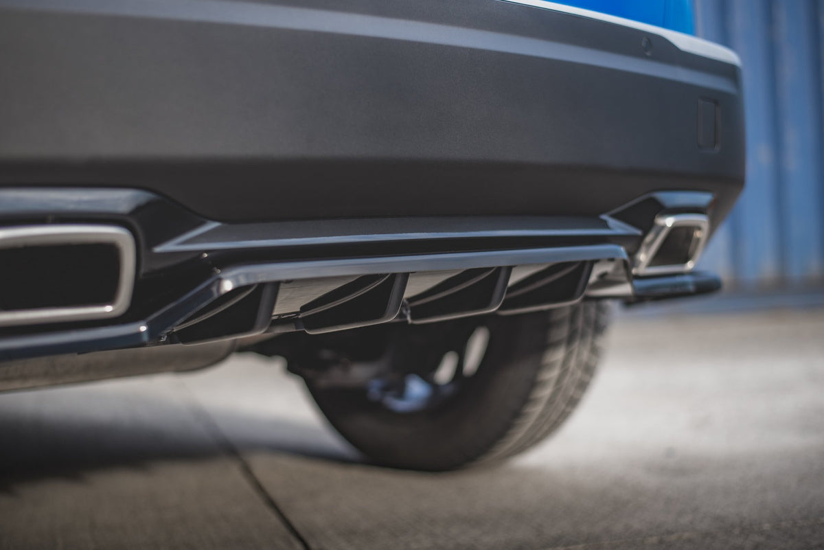 Bakdiffuser til Peugeot 2008 med dekorstripe, sett fra siden