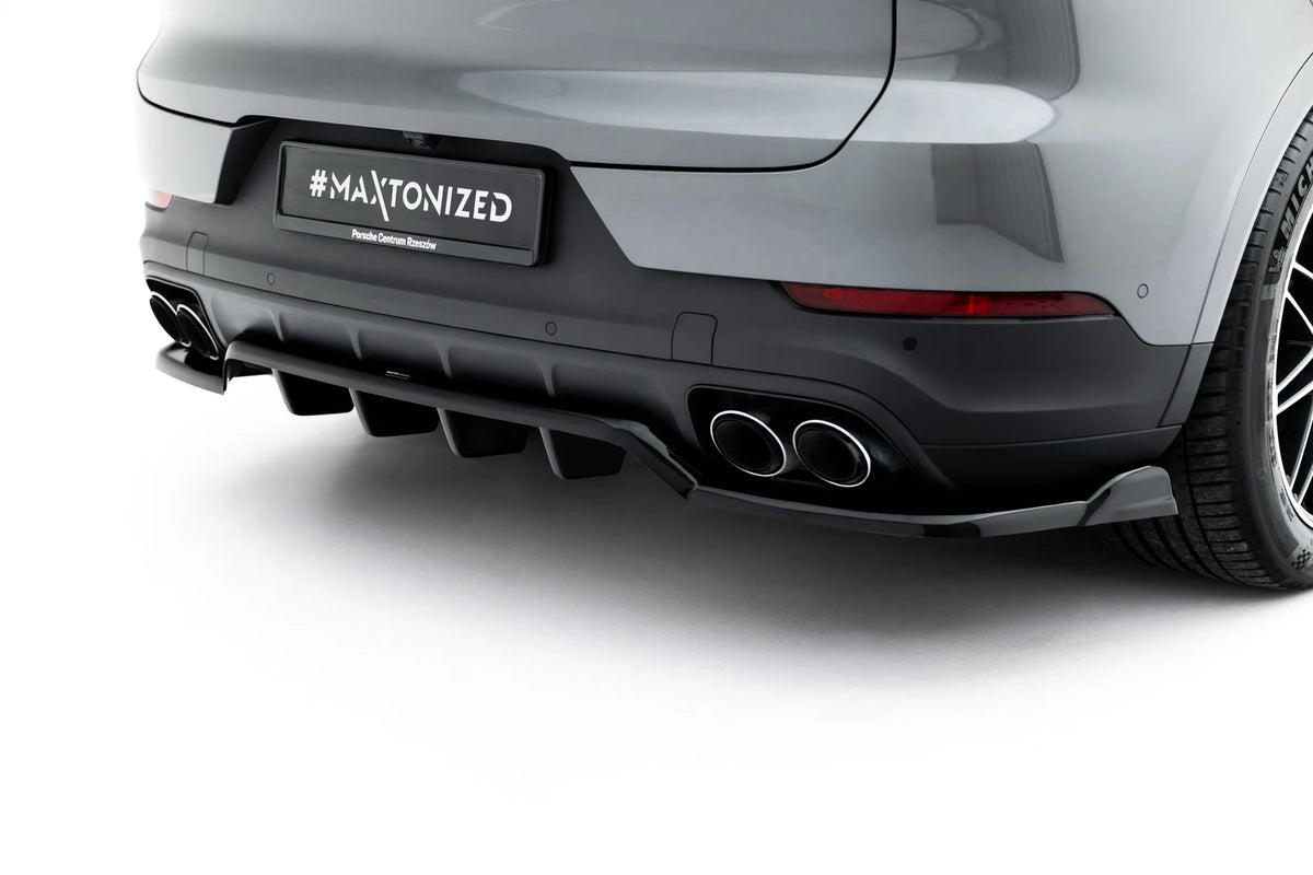 Nærbilde av vertikale ribber på diffuser til Porsche Cayenne Mk3 Facelift