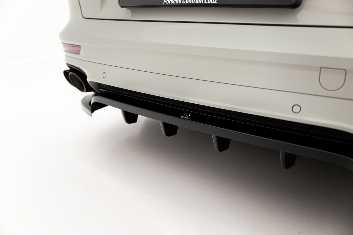 Baksplitter montert på bakpartiet til Porsche Panamera GTS Sport Turismo 971