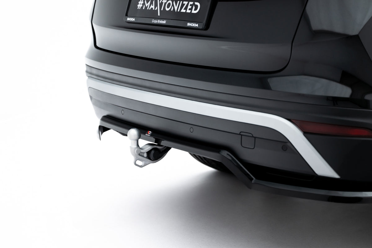 Bakre splitter til Skoda Kodiaq MK2 sett nedenfra med synlig passform mot støtfanger